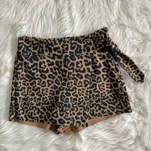 Zara cheetah print short shorts. Can be worn both casually or dressed up.